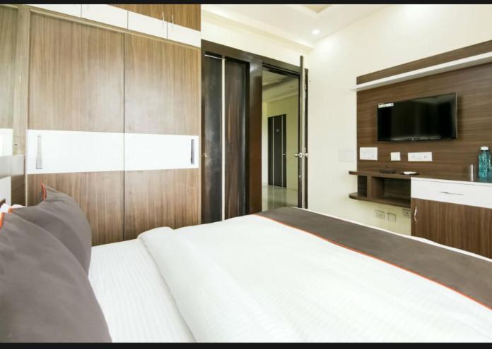 Rbm Residency Hotell Gurgaon Exteriör bild