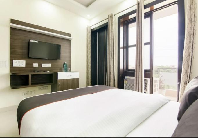 Rbm Residency Hotell Gurgaon Exteriör bild