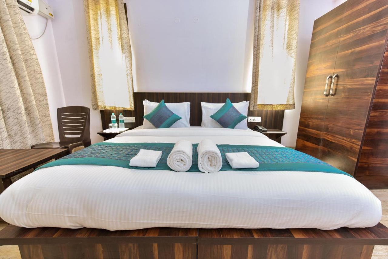 Rbm Residency Hotell Gurgaon Exteriör bild