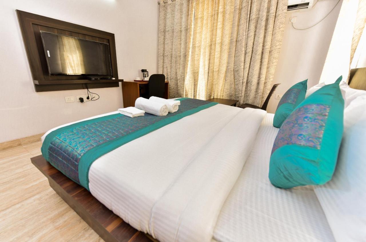 Rbm Residency Hotell Gurgaon Exteriör bild