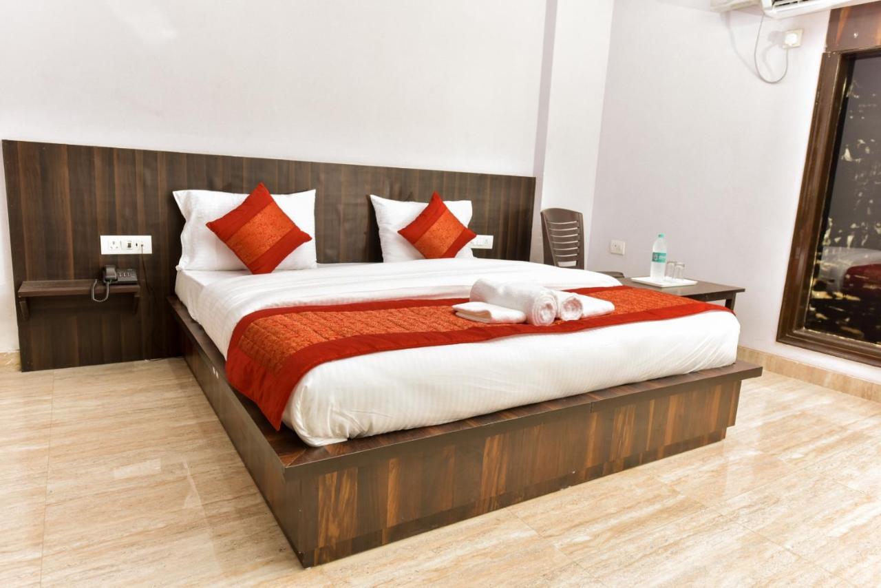 Rbm Residency Hotell Gurgaon Exteriör bild